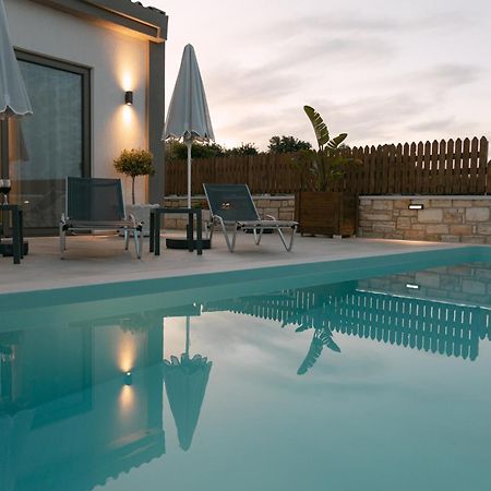 Halaro Villa Gerani  Exterior photo