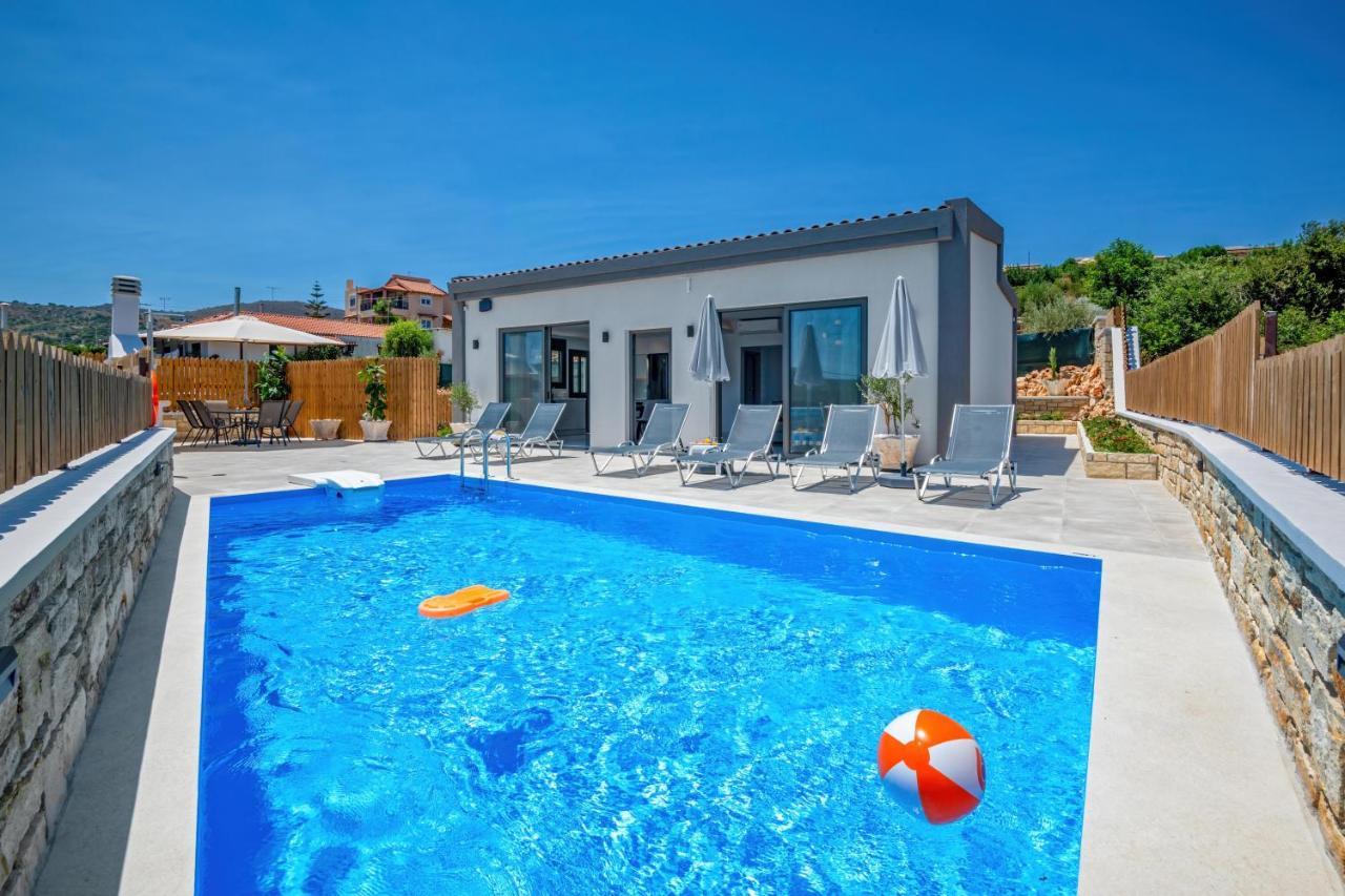Halaro Villa Gerani  Exterior photo