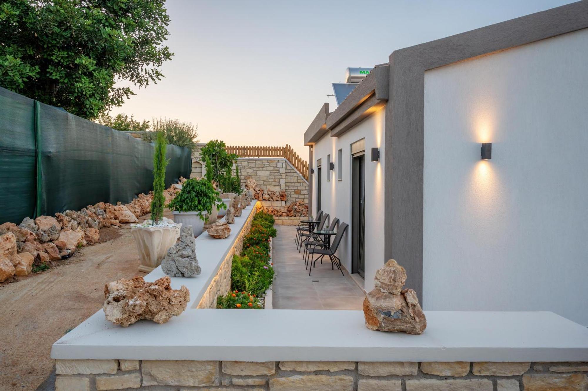 Halaro Villa Gerani  Exterior photo
