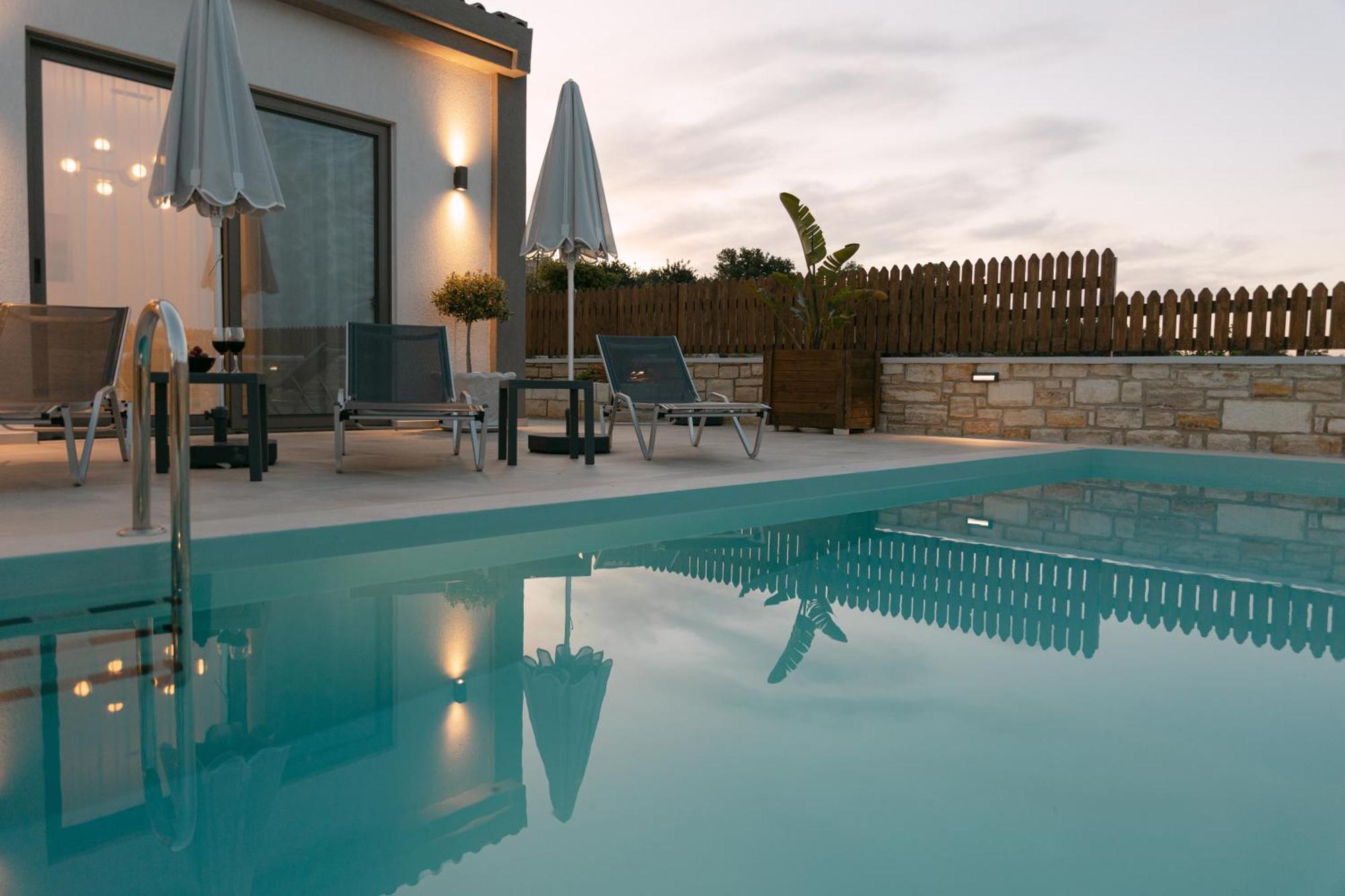 Halaro Villa Gerani  Exterior photo