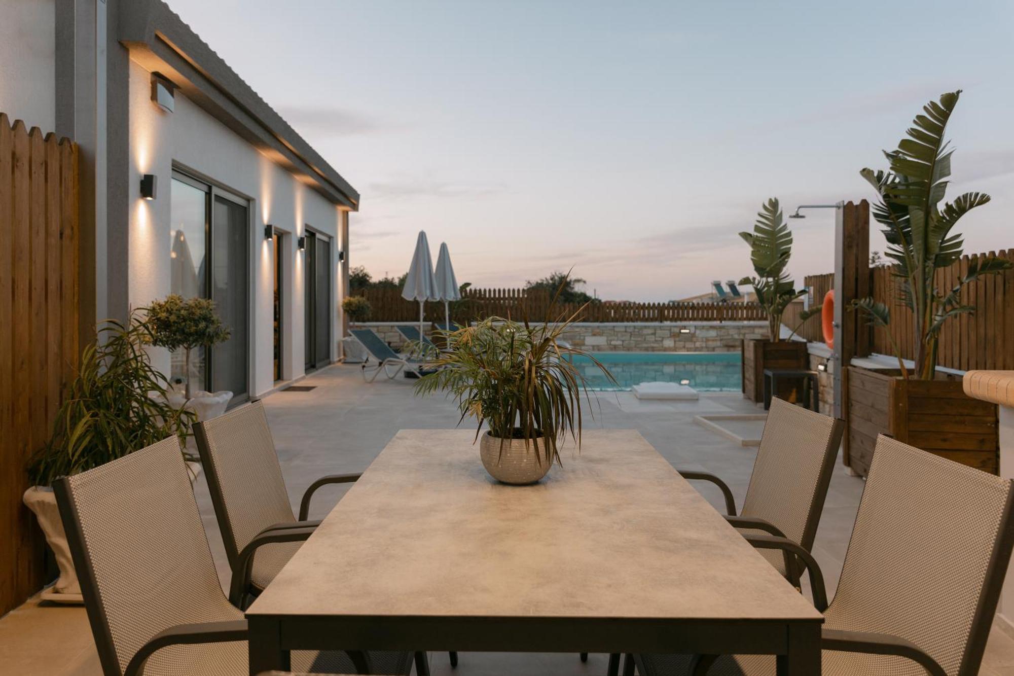 Halaro Villa Gerani  Exterior photo